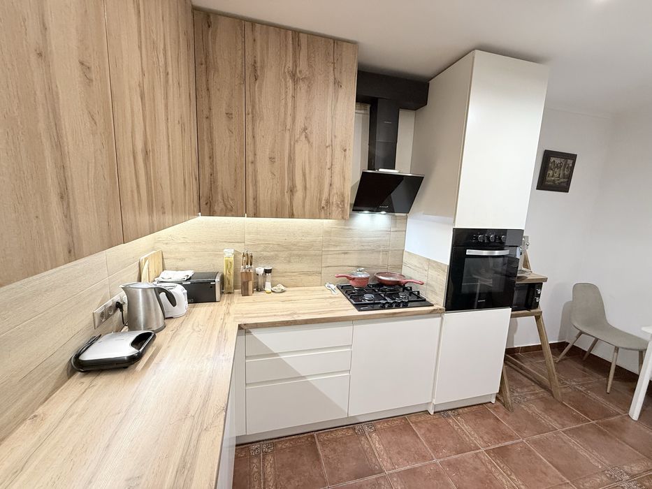 Будинок з ремонтом неподалік центру