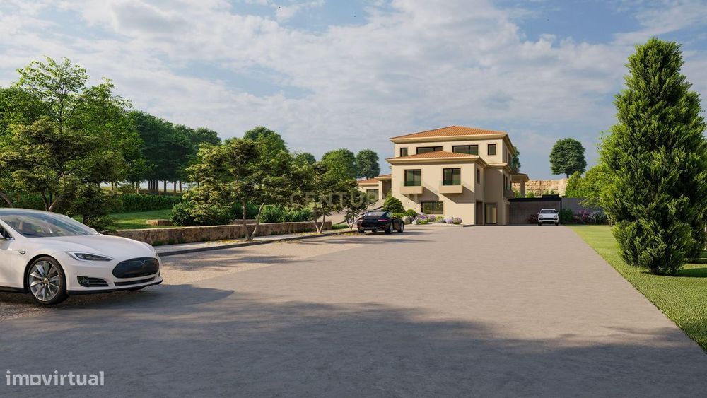 Moradia Isolada, T7 de Luxo com Piscina, Jardins. Leiria