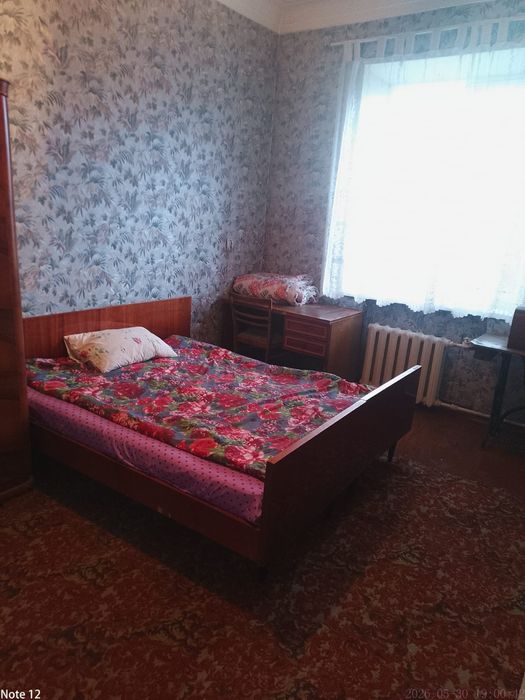 Сдам 2 КВ.по пр.Соборный (ост.пл.Запорожская)2/4.10000грн