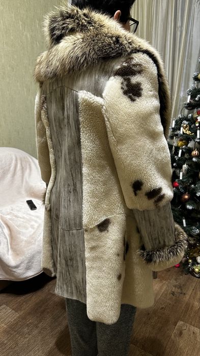 Натуральна дублянка цікавого крою