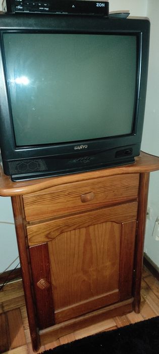 Vendo mobiliáriode quarto e sala  com urgência