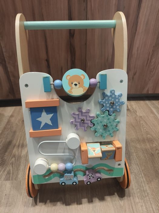 Andarilho em Madeira para Bebê