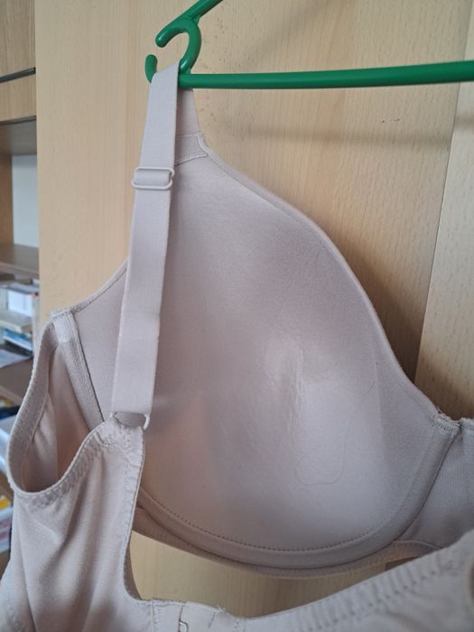 Biustonosz w rozmiarze 90 F