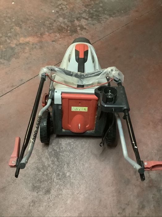 Maquina de cortar relva