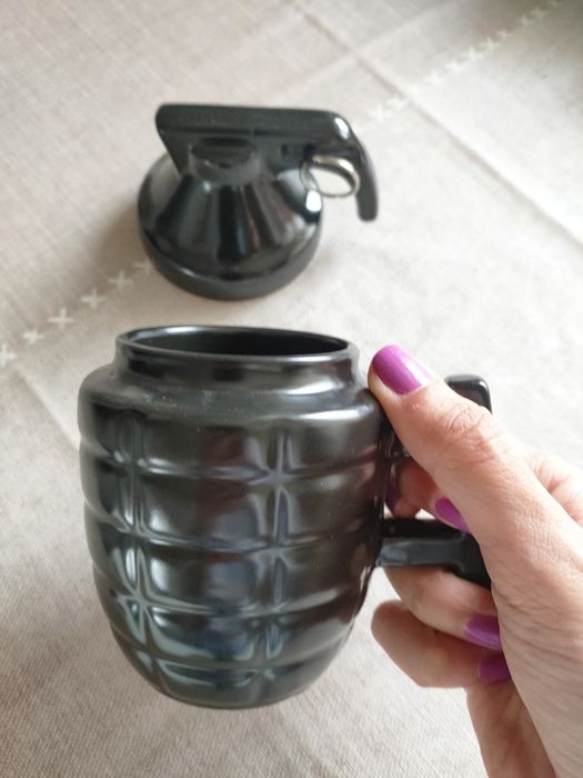 Grenade-shaped mug442908991638753281