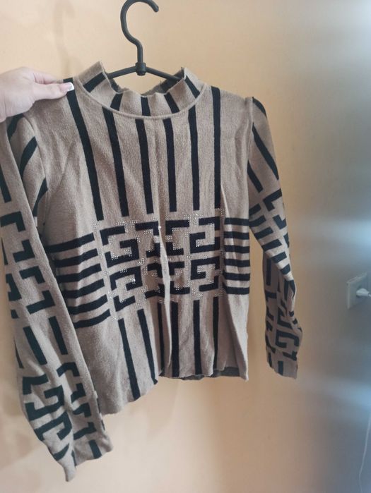 Тепленький гольфик, жіночий з блискітками в розмірі s-m