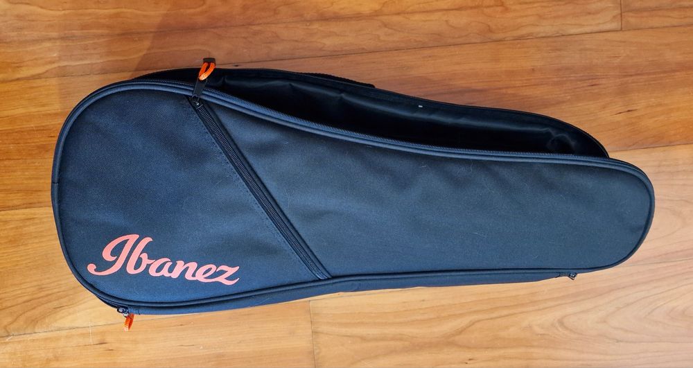 Ukulele TIARE  / Canglewood