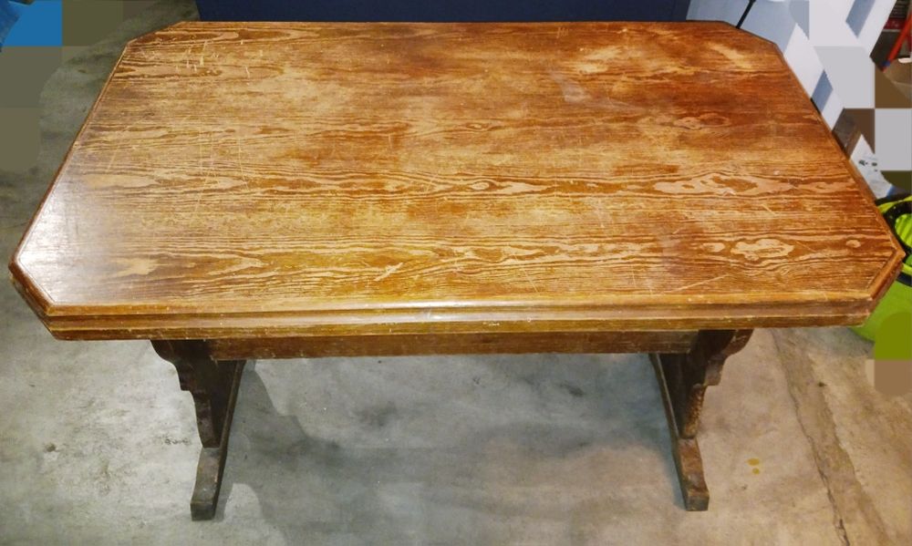 Mesa em madeira usada