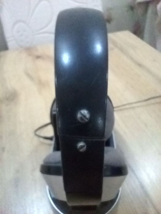 Безпроводные радио наушники  Philips SBC HC 8520