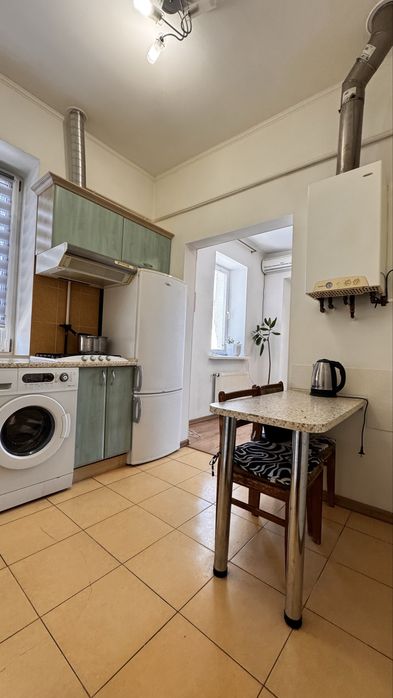 Здам 2 х кімнатну квартиру з АО по вул Бердичівській і кондиціонером