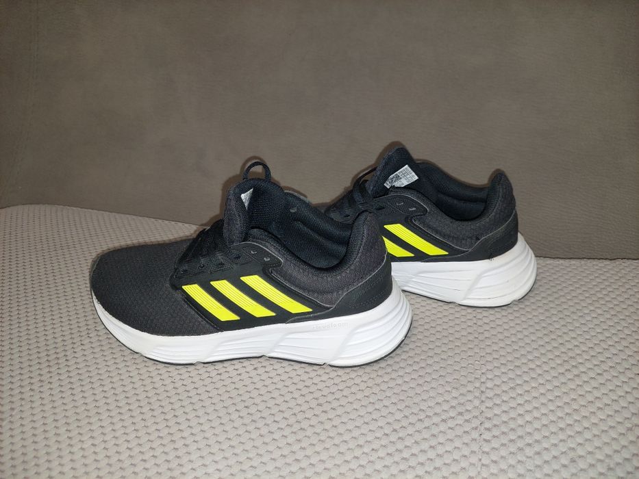 Кросівки adidas стєлька 24.5 см. Оригінальні