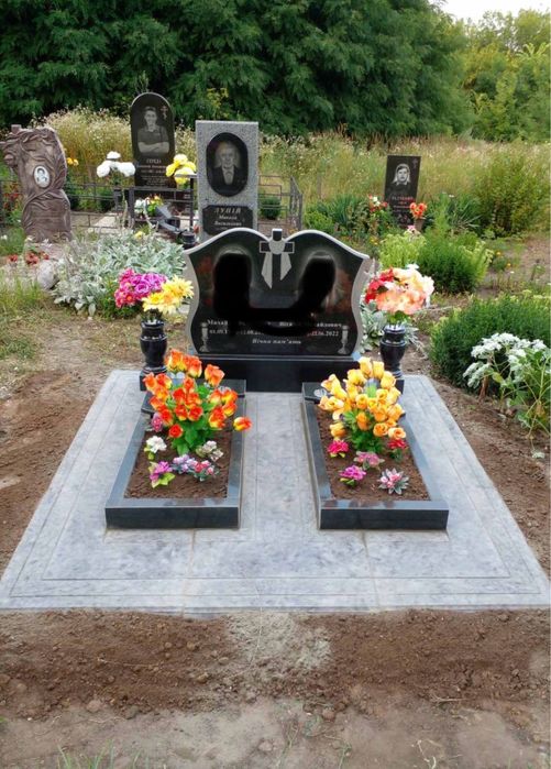 Бюджетні гранітні пам’ятники — якісно та недорого