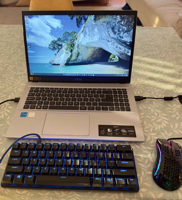 Acer Aspire 3 (i5 12ª Gen) | 512GB SSD | 8GB RAM +teclado+mouse