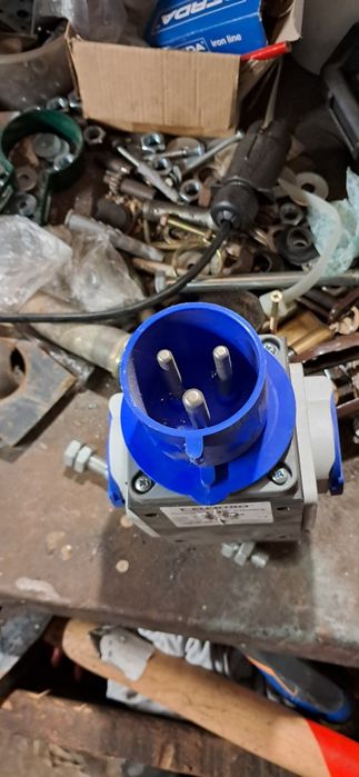 Rozdzielnica 32a 230v na 3x16a 230v z zabezpieczeniami nowa