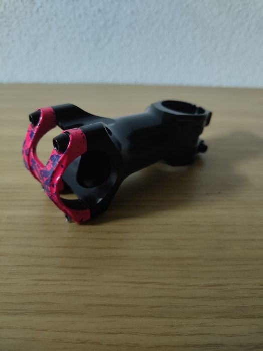 Avanço CNC em alumínio