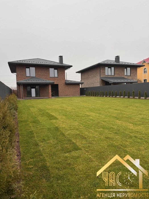 Продаж преміального двоповерхового будинку з гаражем у с. Гатне
