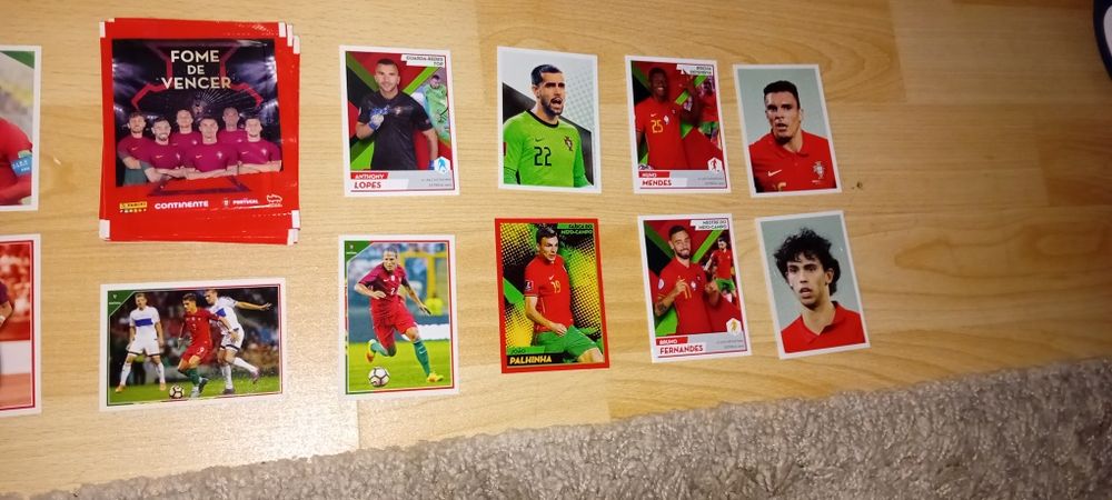 Cromos e bonecos