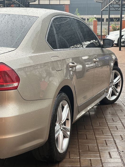 Volkswagen PASSAT 2014