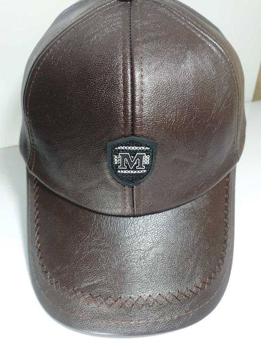 Бейсболка из экокожи с ушками и утеплителем флис.