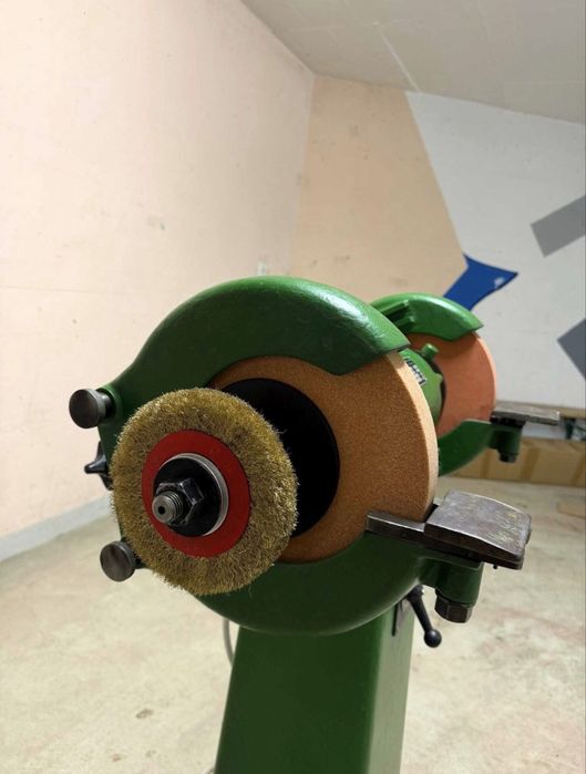 Esmeril Industrial Suiço - Ferro fundido , Completamente Restaurado