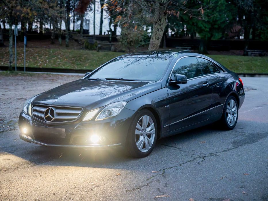 Mercedes-Benz E 200 CGI Coupé Avantgarde | Automático | Nacional | 124.000 km
