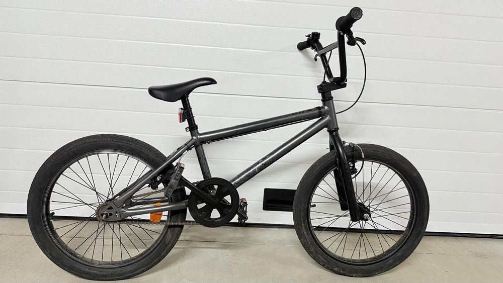 Bike  BMX  preta
