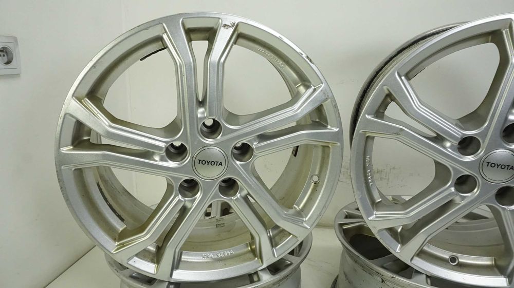 Felgi 17 Toyota CHR Rav 4 Corolla Verso Camry Avensis Auris Yaris 4cro