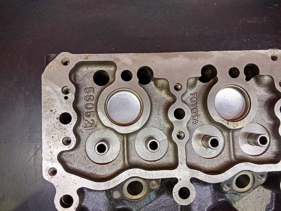 Colaça / cabeça do motor TOYOTA Dyna Chassis (KD_, LY_, _Y2_, _U3_, _U