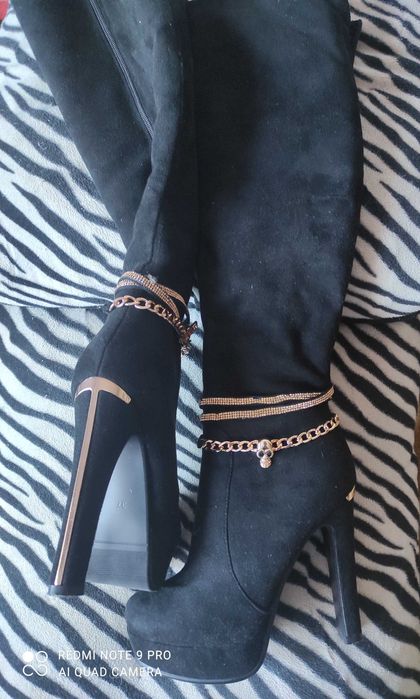 Продам новые сапоги-ботфорты