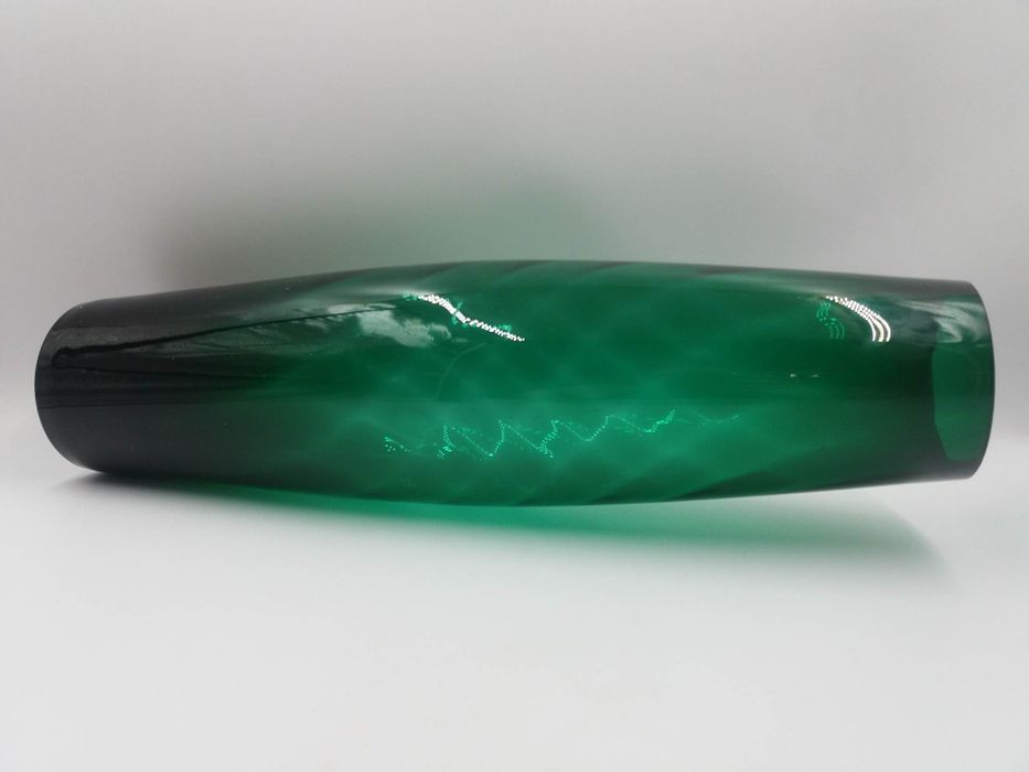 Piękny wysoki szklany szmaragdowy wazon optyczny Huta Sudety Szczytna