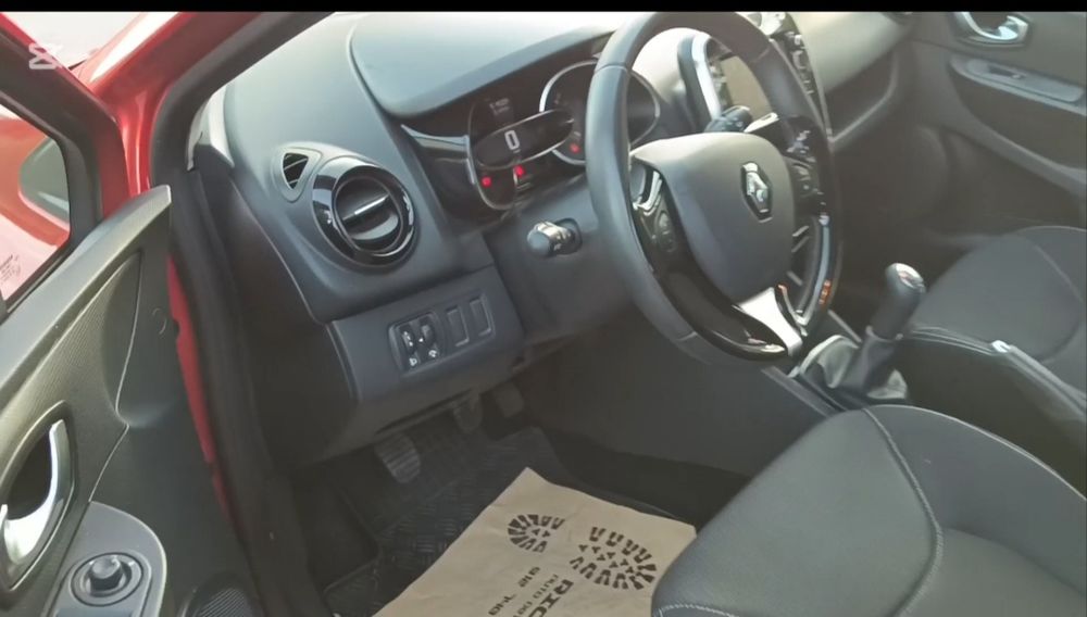 Renault Clio IV 1.5 Dci 90cv Limited 
Ano - 2015
Km-162000
