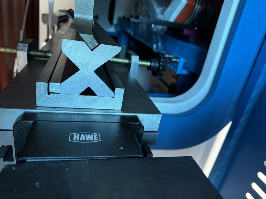 Листогибочный пресс CNC135х3200 с контроллером 4 оси