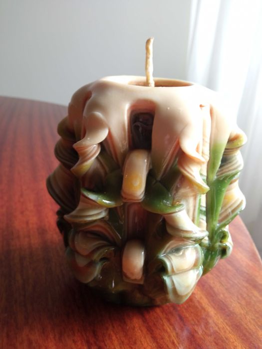 Vela artesanal decorativa