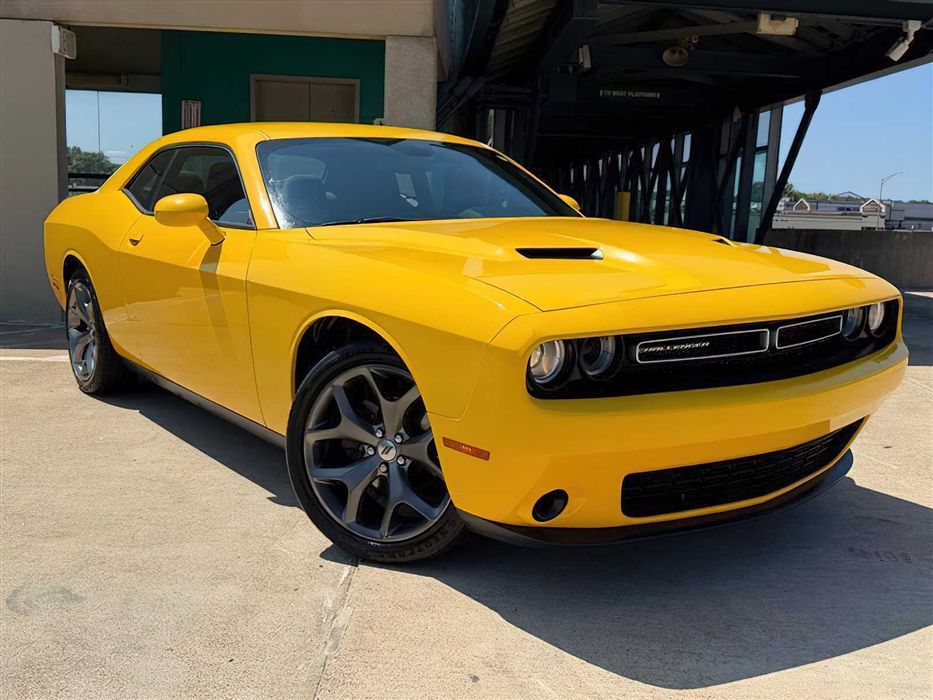 Dodge Challenger      2017