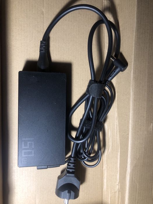 Зарядное Asus 150W (20V 7.5A 6,0мм*3,7мм) A18-150P1A
