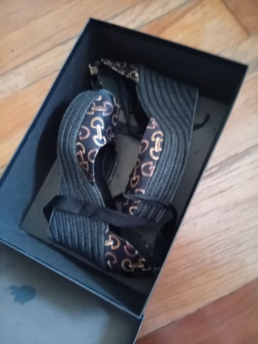 Gucci oryginalne buty na koturnie z Włoch, 38