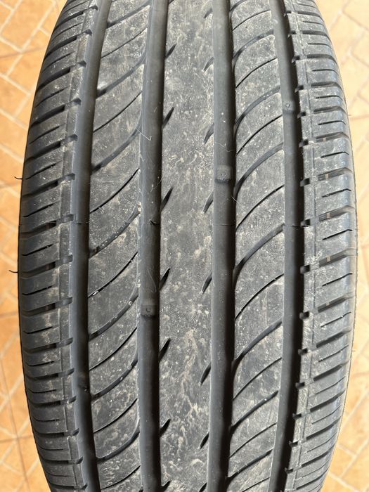 Pneu Waterfall 235/55r19