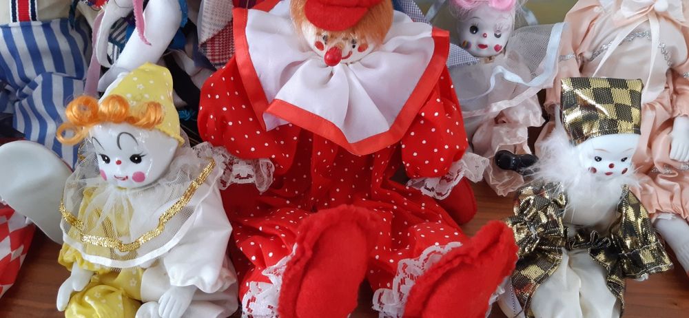 Coleção de palhaços decorativos