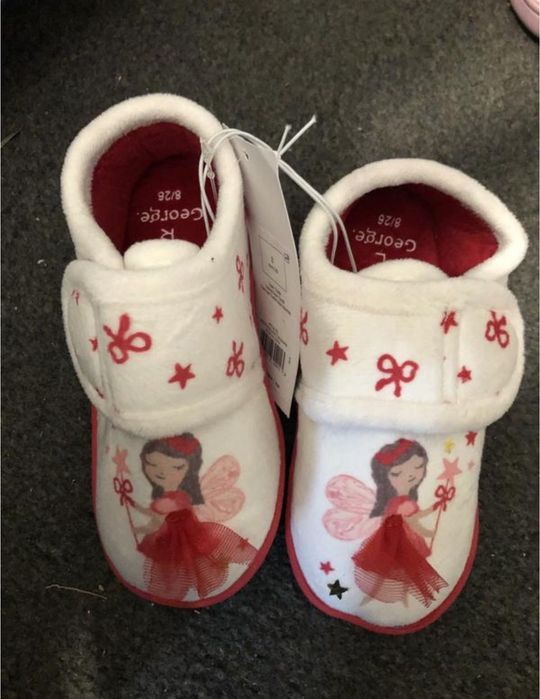 Нові дитячі капці дівчинка новые детские тапочки девочка в садик