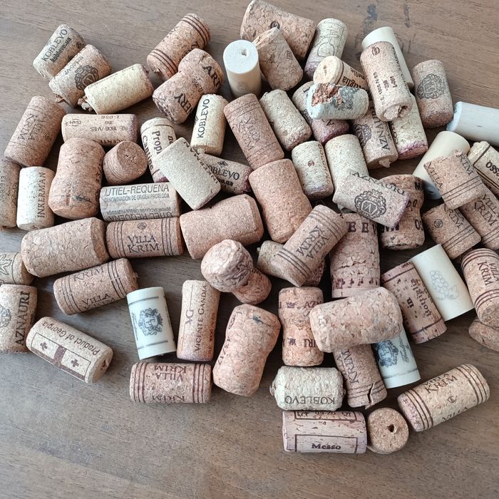 Пробки для декору  полелки