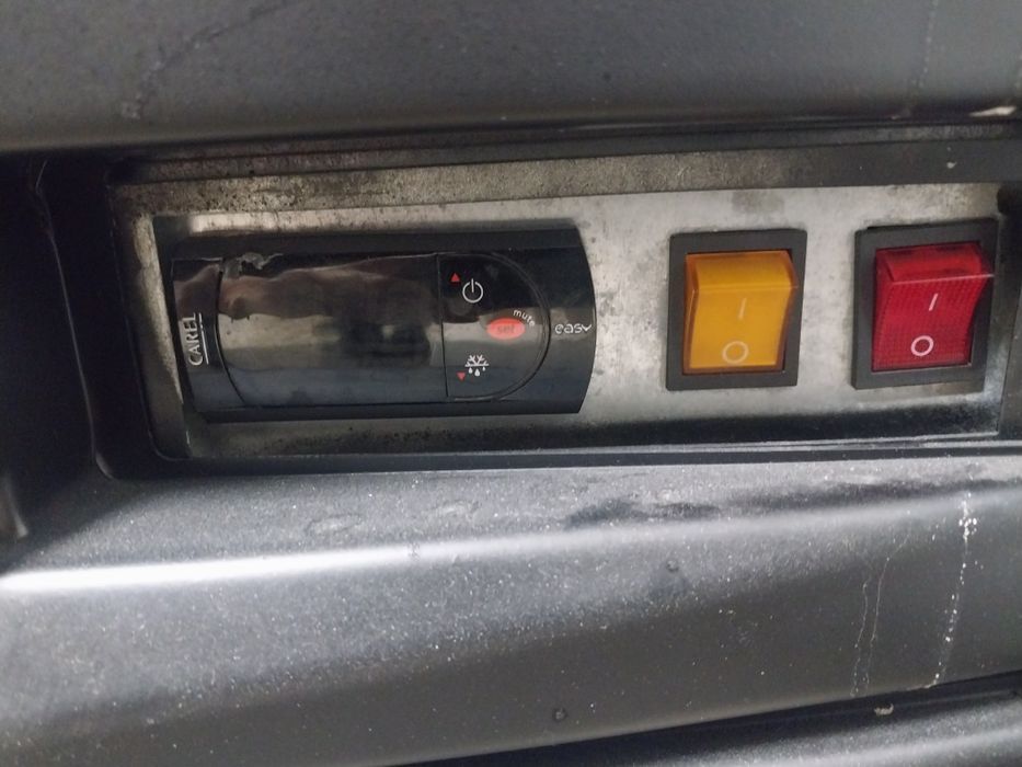 Холодильна вітрина відкритого типу (горка), робоча для магазину, кафе.