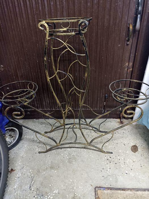 Kwietnik metaloplastyka