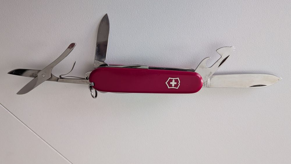 Victorinox Swiss Army Knife – Red Multi Tool