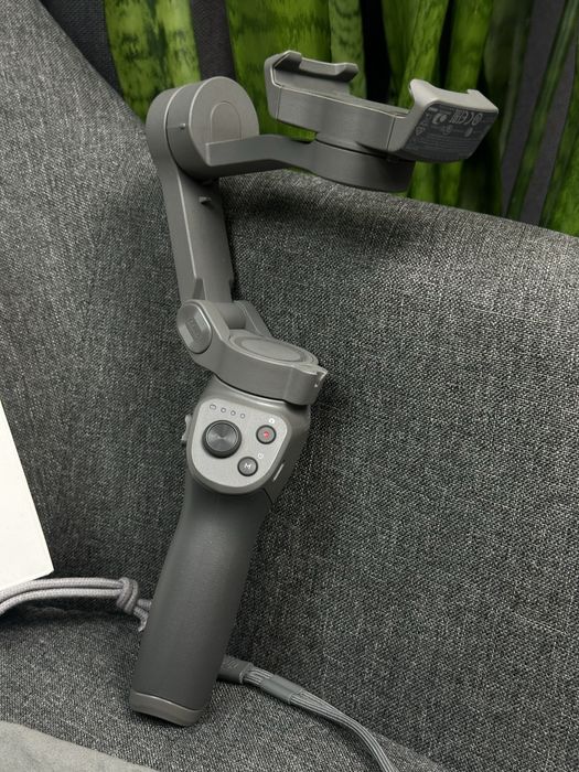 Монопод стабілізатор стедикам DJI Osmo Mobile 3 (модель OF100)