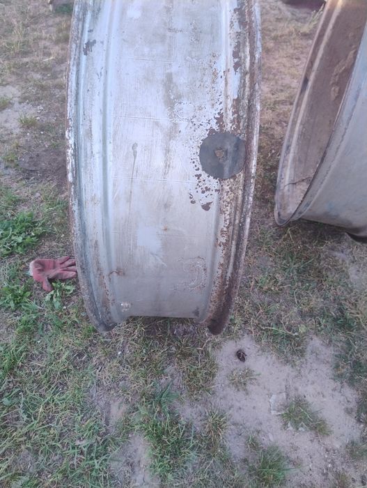 Felgi do Landini Massey Ferguson 13,6 R 38