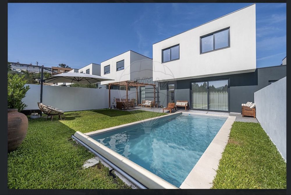 Moradia T4 (com Piscina)