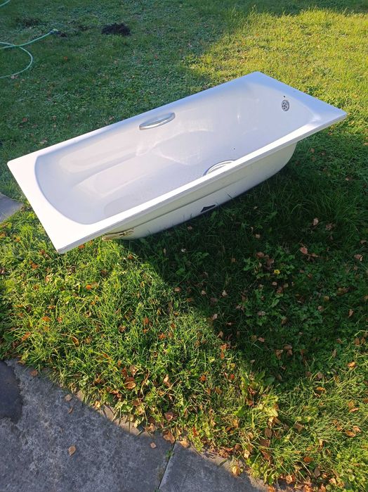 Продам Ванна Roca