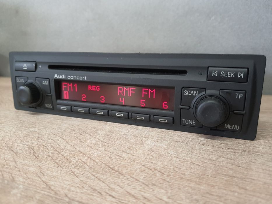 Radio samochodowe Audi Concert II płyty CD, A6 C5, TT, A2, A3 8L + kod 22cm Zadbane 4B0 Chowane gałki