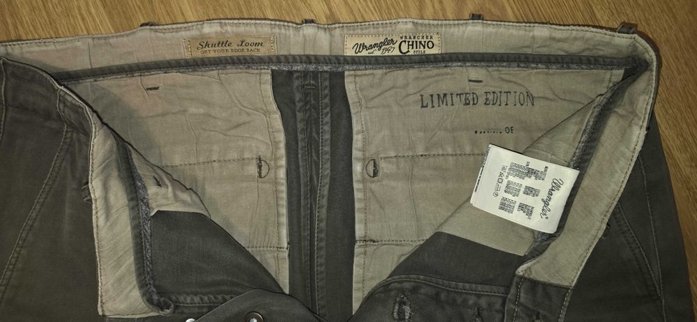 Spodnie Wrangler CHINO W 36 L 32