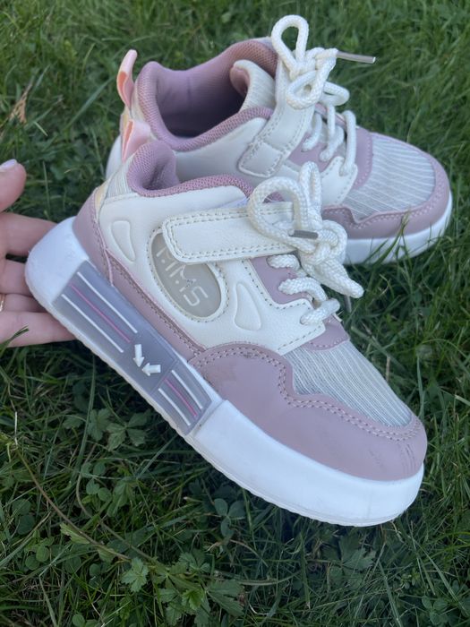 Кросівки том р 28 дівчинка